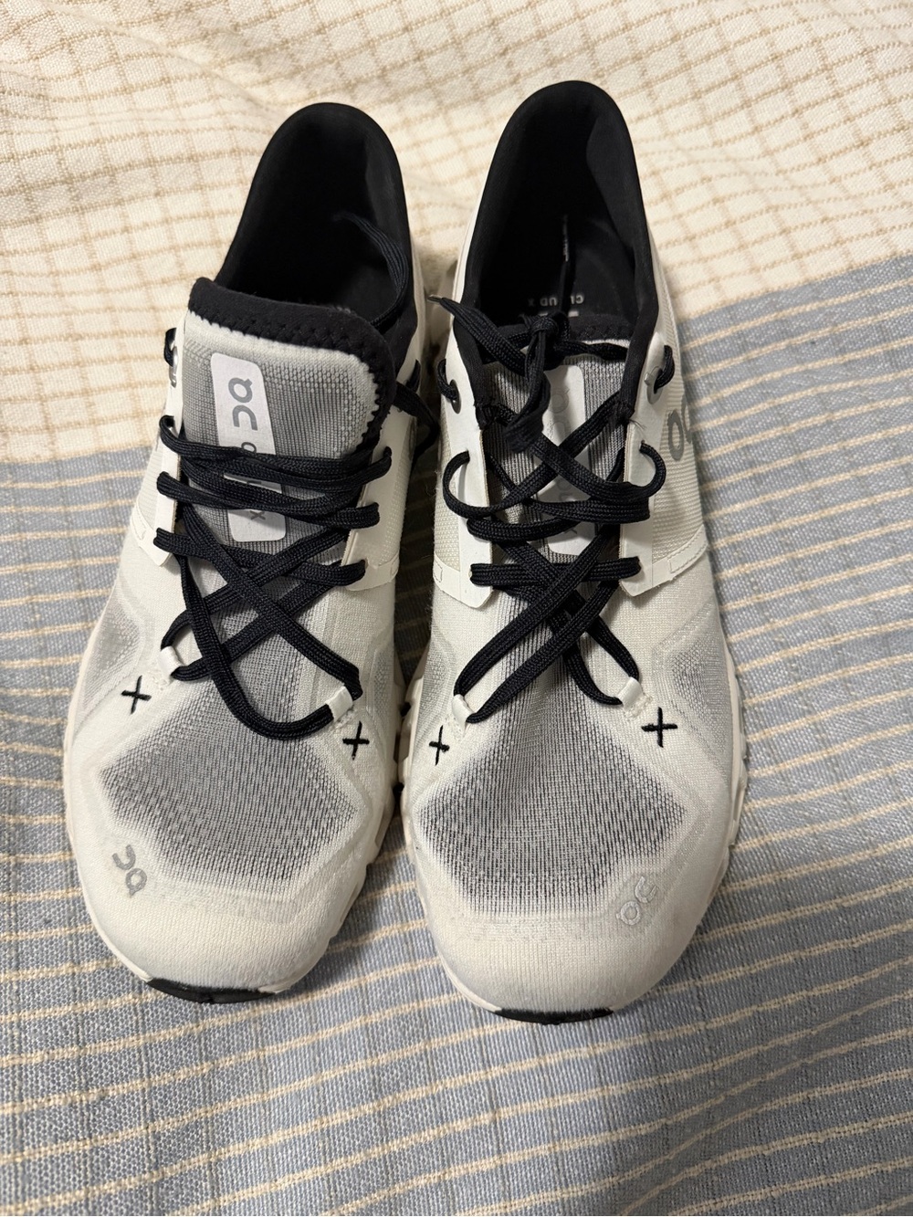 On Running White and Black Women's Running Sneakers